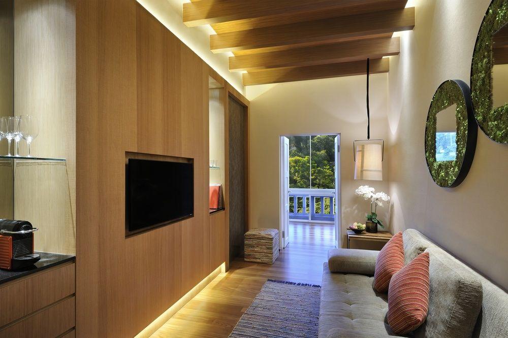 Oasia Resort Sentosa By Far East Hospitality Singapur Exterior foto A living room at The Standard East Village