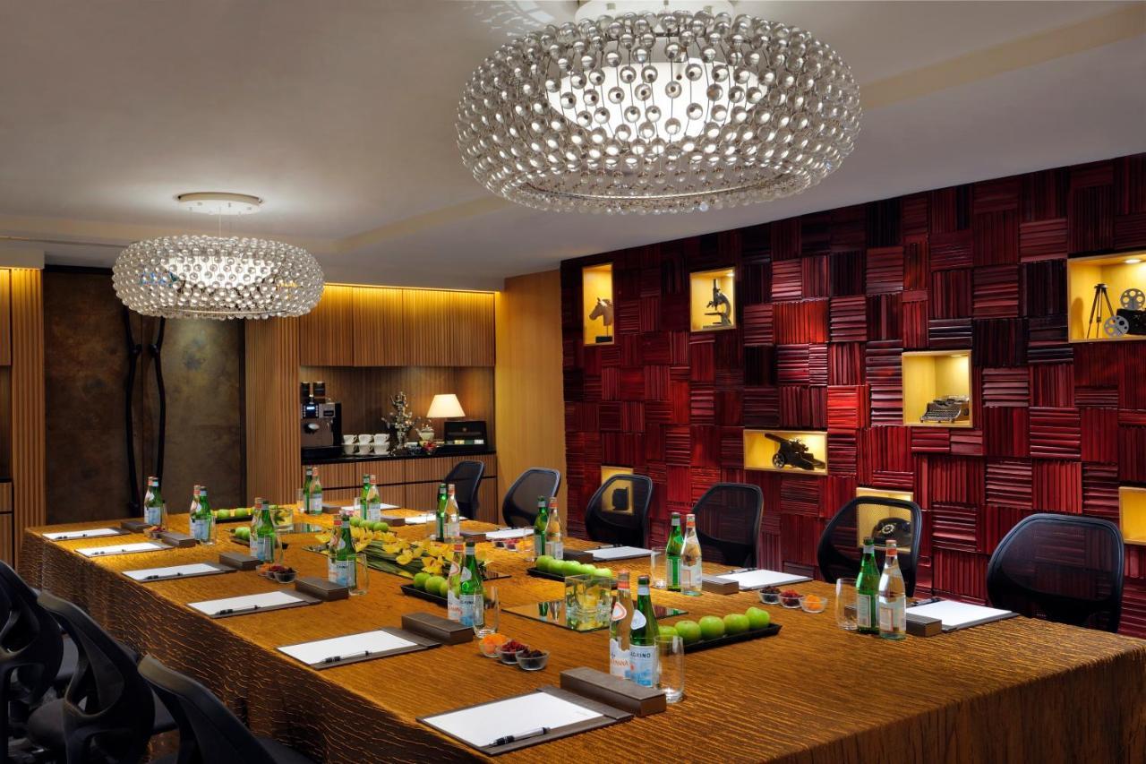 Oasia Resort Sentosa By Far East Hospitality Singapur Exterior foto Meeting room at The Westin Mumbai